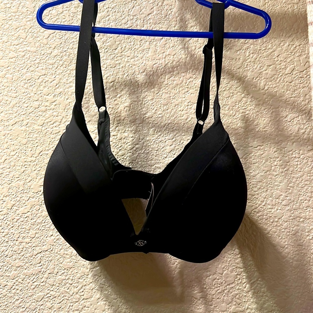 34D Victoria’s Secret Very Sexy Push-up Bra